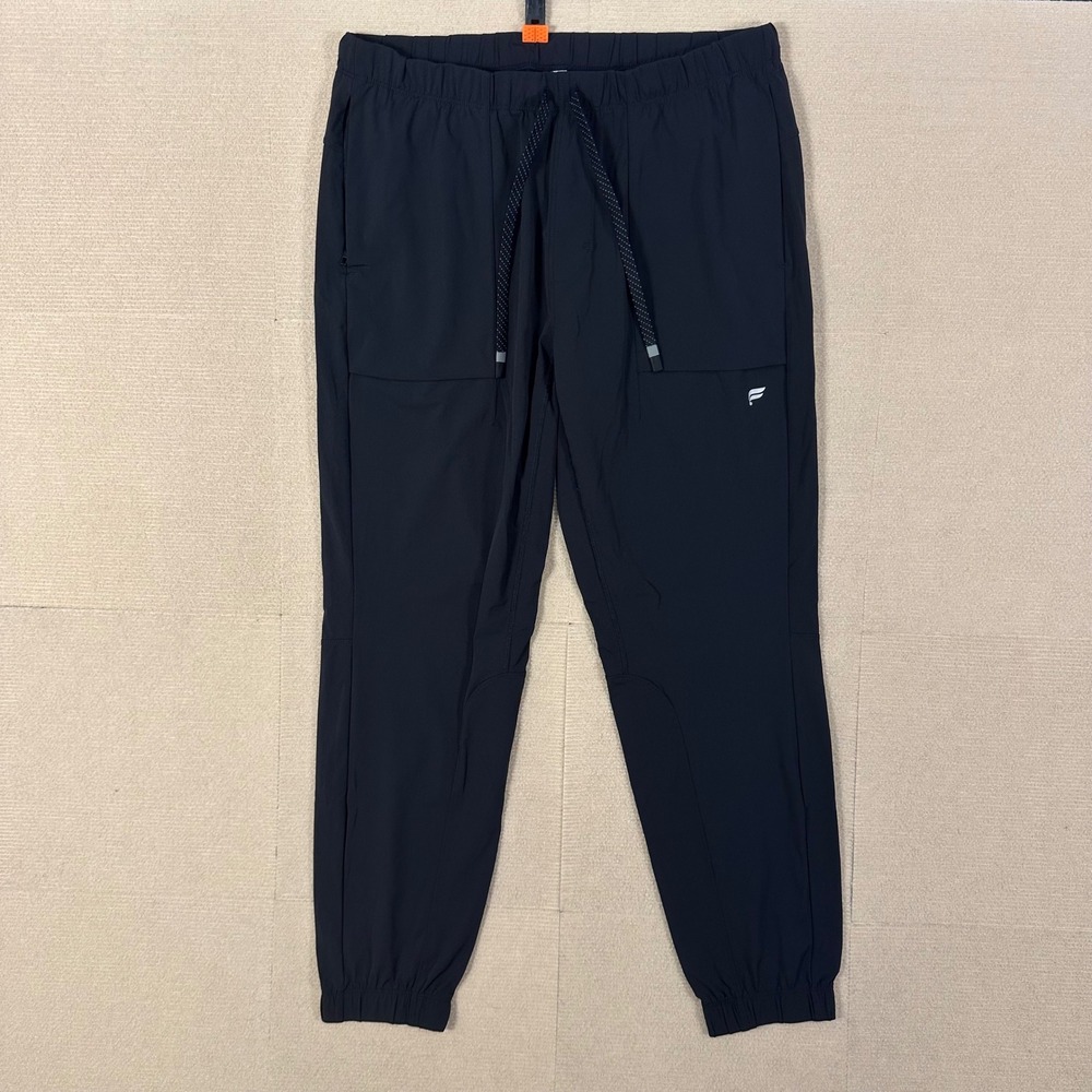 Fabletics The One Jogger Men L (31x29) Gray Performance Activewear Pants